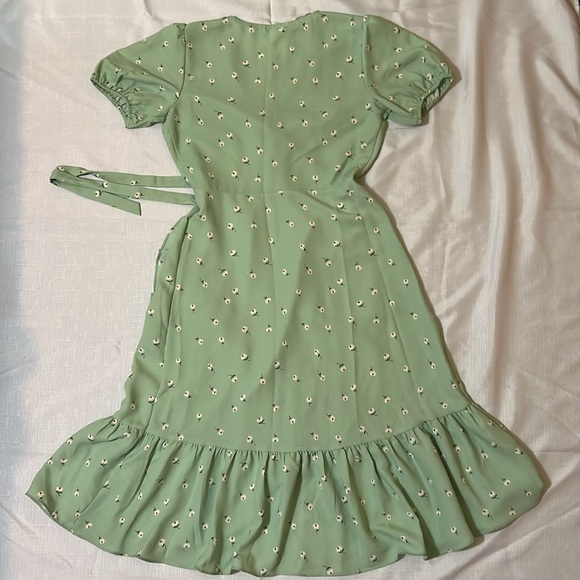 Spring/Summer Coquette wrap dress with white flowers. - Picture 5 of 5